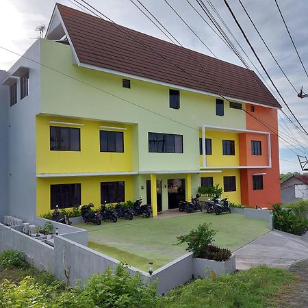 Uluwatu Yellow Guest House מראה חיצוני תמונה